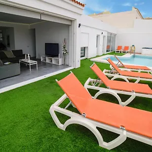 Carlota Villa Costa Adeje (Tenerife)